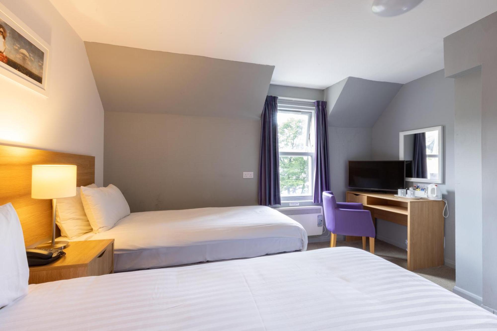 The Caledonian Claymore Hotel Arrochar Room photo